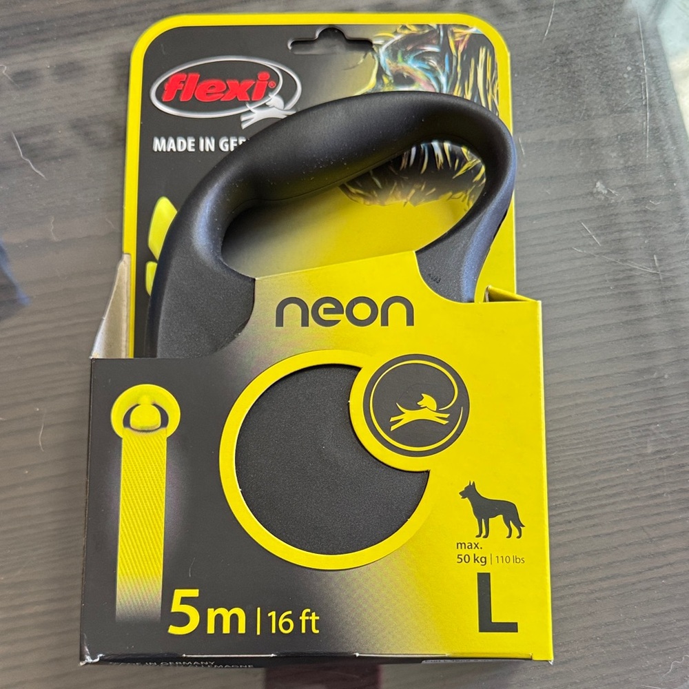 Flexi Neon Black Retractable Leash large dogs